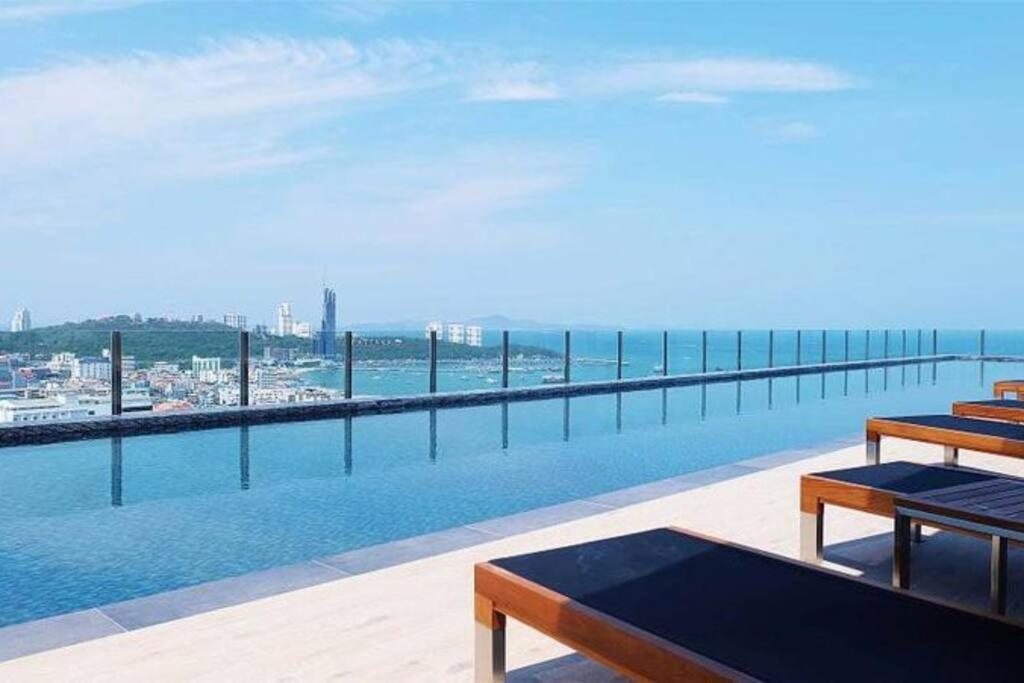 Central Pattaya - Sea View Large Balcony Condo With Infinity Pool Eksteriør billede