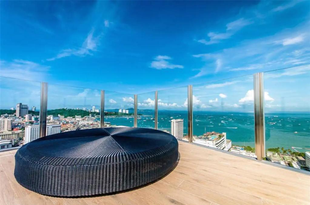 Central Pattaya - Sea View Large Balcony Condo With Infinity Pool Eksteriør billede